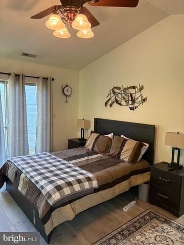 310 STEEPLECHASE CT, Woodbury, NJ 08096