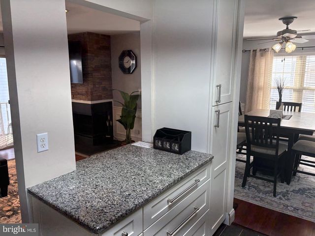 310 STEEPLECHASE CT, Woodbury, NJ 08096