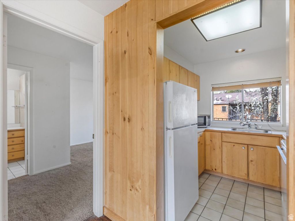 Image 5 of property listing at 2418 S ELIZABETH ST #5, Salt Lake City, UT 84106