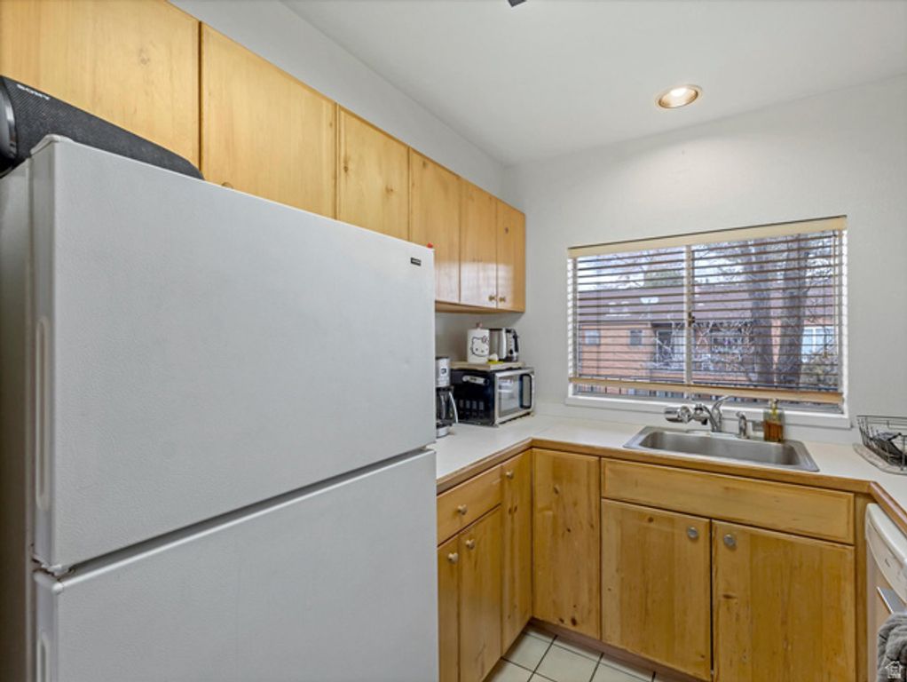 Image 7 of property listing at 2418 S ELIZABETH ST #5, Salt Lake City, UT 84106