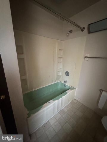 71 E WYOMISSING AVE, Mohnton, PA 19540