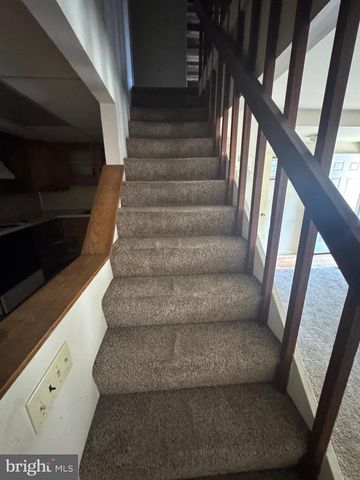 71 E WYOMISSING AVE, Mohnton, PA 19540