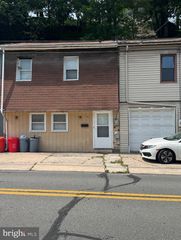 71 E WYOMISSING AVE, Mohnton, PA 19540