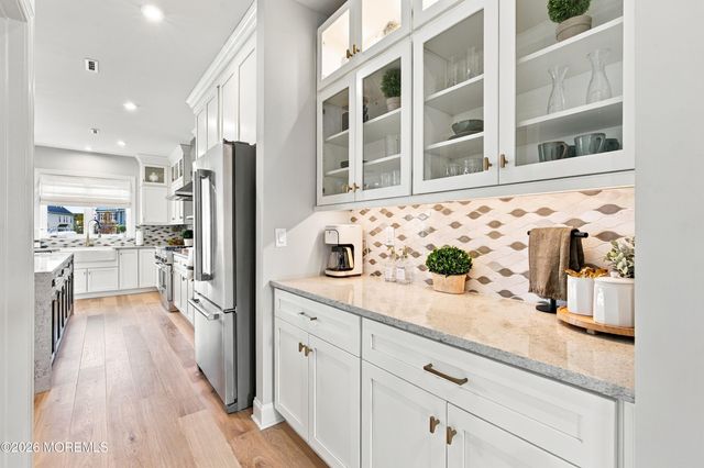 53 Mitchell Court, Manalapan, NJ 07726
