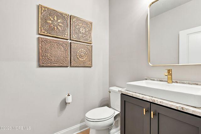 53 Mitchell Court, Manalapan, NJ 07726