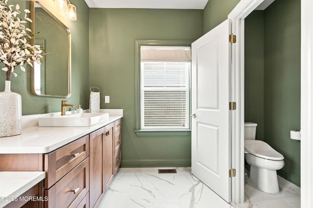 53 Mitchell Court, Manalapan, NJ 07726
