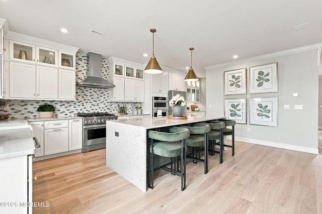 53 Mitchell Court, Manalapan, NJ 07726