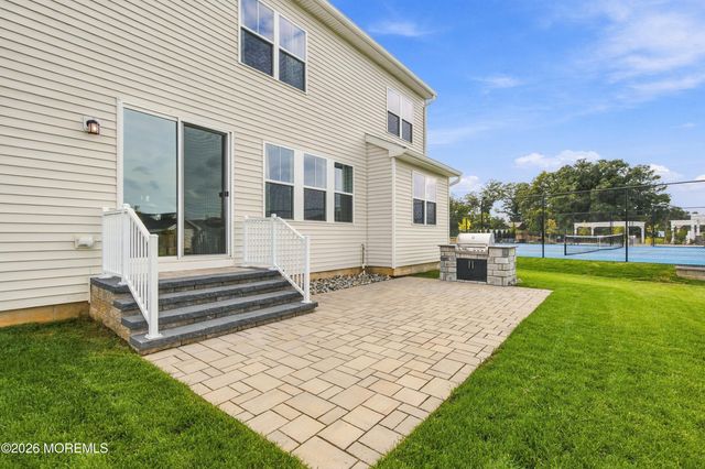 53 Mitchell Court, Manalapan, NJ 07726