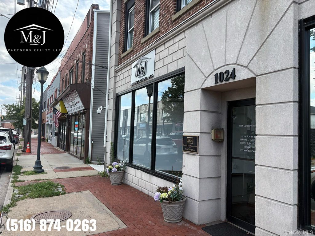1024 Broadway Storefront, Woodmere, NY 11598 — exterior