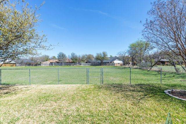 3225 White Oaks Drive, Abilene, TX 79606