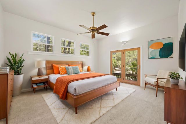 98 Brookhollow DR, Wimberley, TX 78676