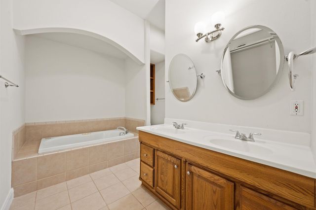 98 Brookhollow DR, Wimberley, TX 78676