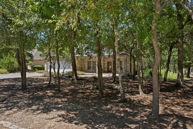 98 Brookhollow DR, Wimberley, TX 78676