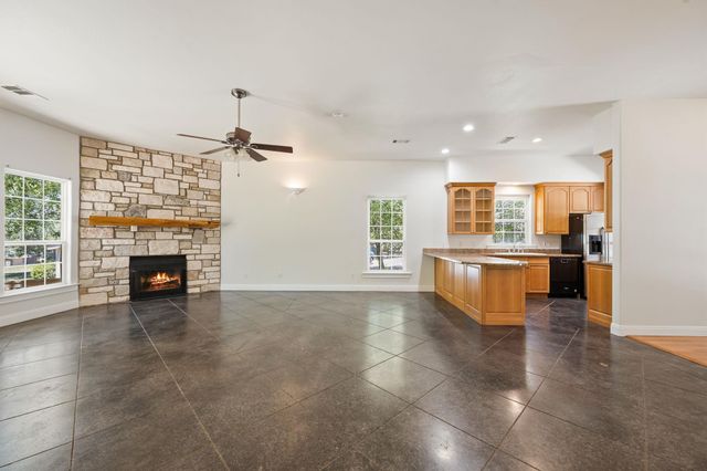 98 Brookhollow DR, Wimberley, TX 78676