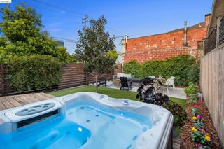 825 41St St, Oakland, CA 94608