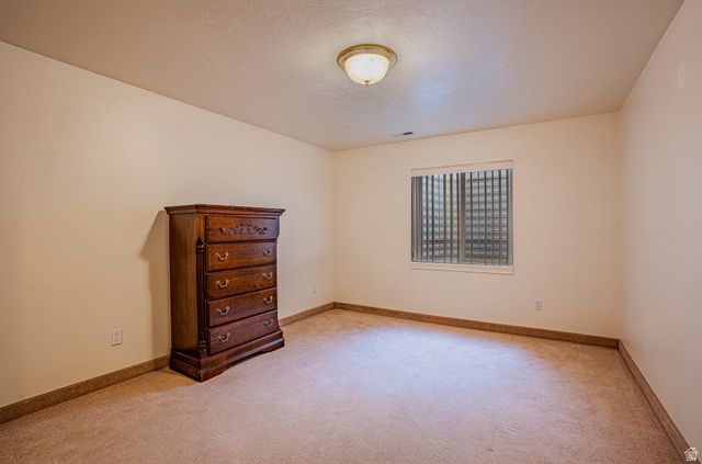 1135 W PARK RIDGE DR, Roosevelt, UT 84066