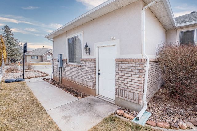 1135 W PARK RIDGE DR, Roosevelt, UT 84066