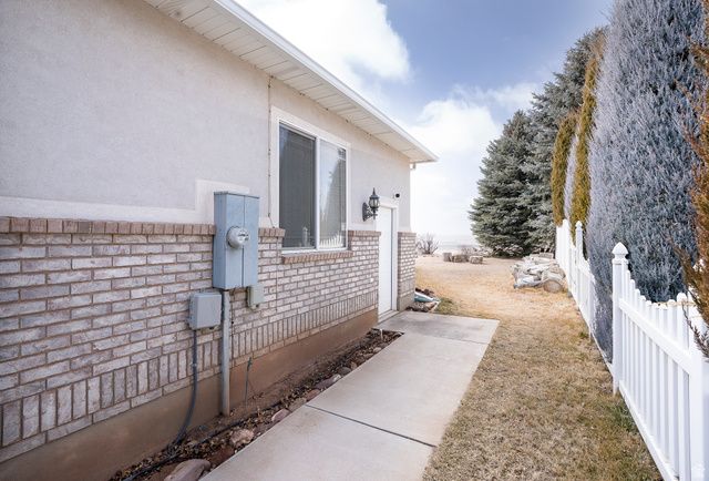 1135 W PARK RIDGE DR, Roosevelt, UT 84066