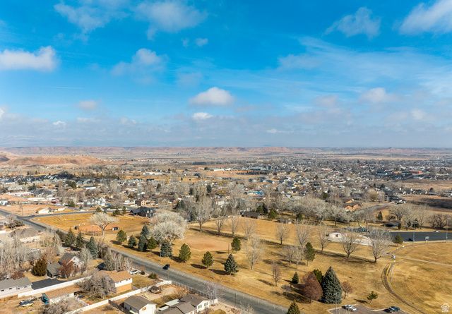 1135 W PARK RIDGE DR, Roosevelt, UT 84066
