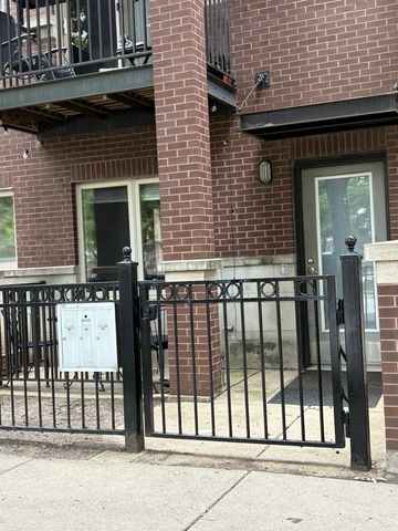 1226 S Blue Island Avenue 101, Chicago, IL 60608