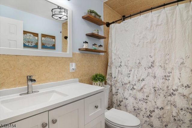 234 Aldene Rd, Roselle Boro, NJ 07203