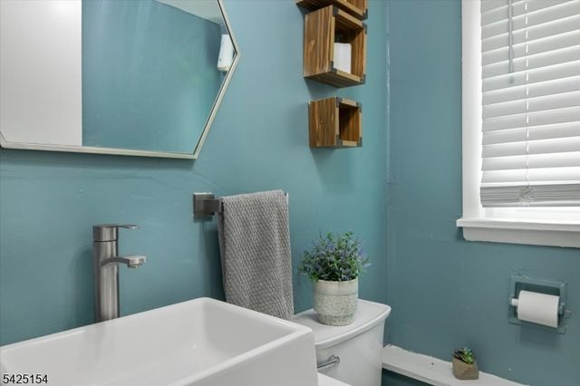 234 Aldene Rd, Roselle Boro, NJ 07203