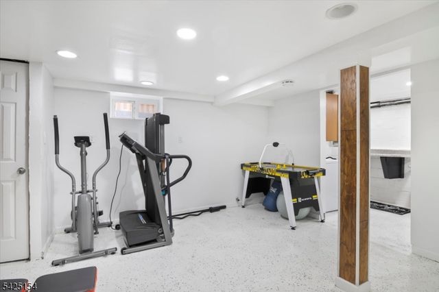 234 Aldene Rd, Roselle Boro, NJ 07203