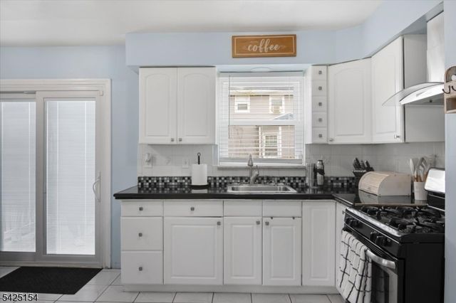 234 Aldene Rd, Roselle Boro, NJ 07203