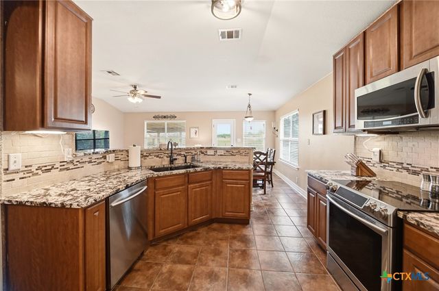 623 Starling Creek, New Braunfels, TX 78130