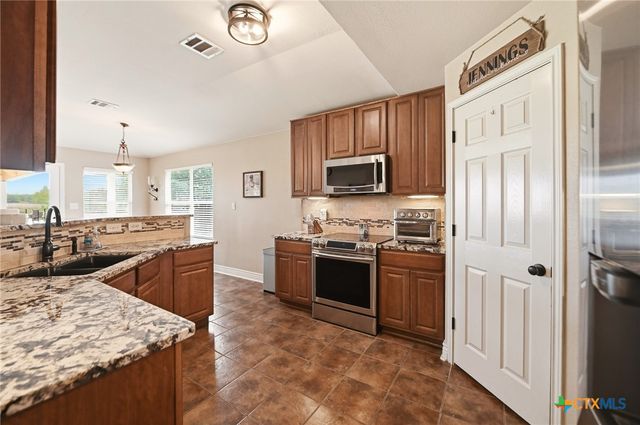 623 Starling Creek, New Braunfels, TX 78130