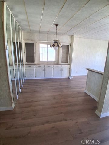 725 W Thornton 157, Hemet, CA 92543