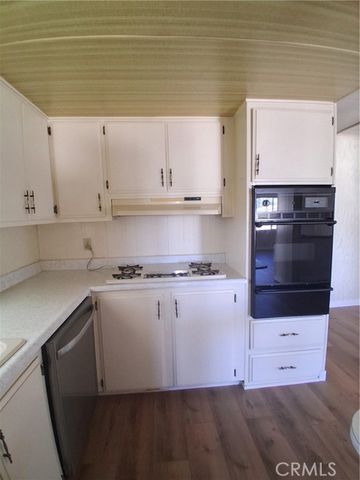 725 W Thornton 157, Hemet, CA 92543