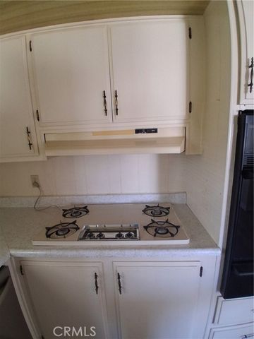 725 W Thornton 157, Hemet, CA 92543