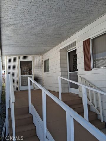 725 W Thornton 157, Hemet, CA 92543