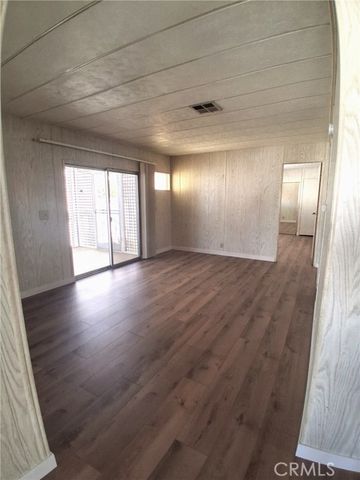 725 W Thornton 157, Hemet, CA 92543