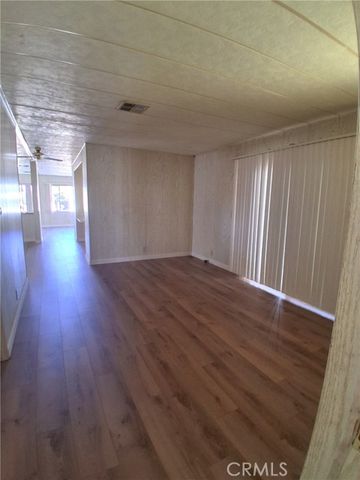 725 W Thornton 157, Hemet, CA 92543