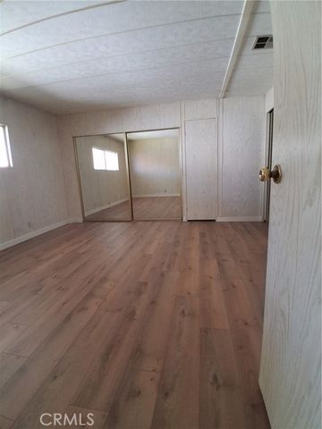 725 W Thornton 157, Hemet, CA 92543