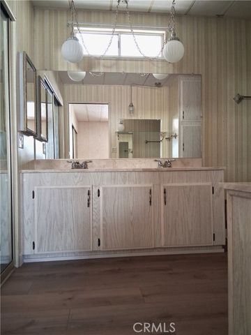 725 W Thornton 157, Hemet, CA 92543