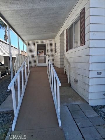 725 W Thornton 157, Hemet, CA 92543