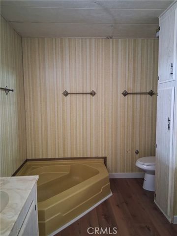 725 W Thornton 157, Hemet, CA 92543