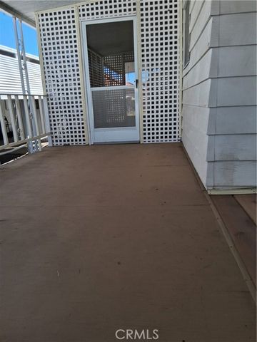 725 W Thornton 157, Hemet, CA 92543