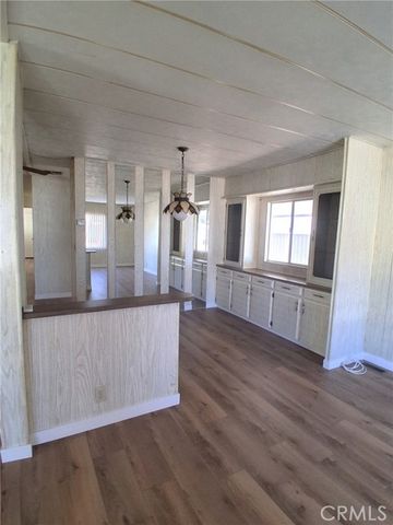 725 W Thornton 157, Hemet, CA 92543