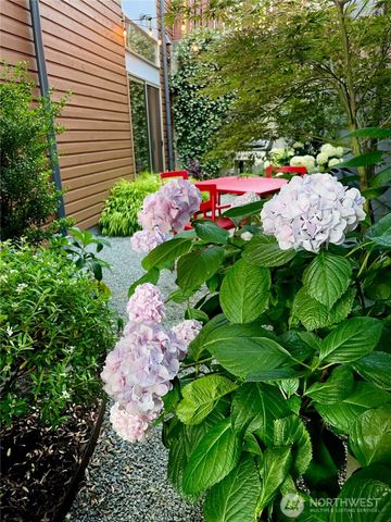 4462 31st Avenue S, Seattle, WA 98108