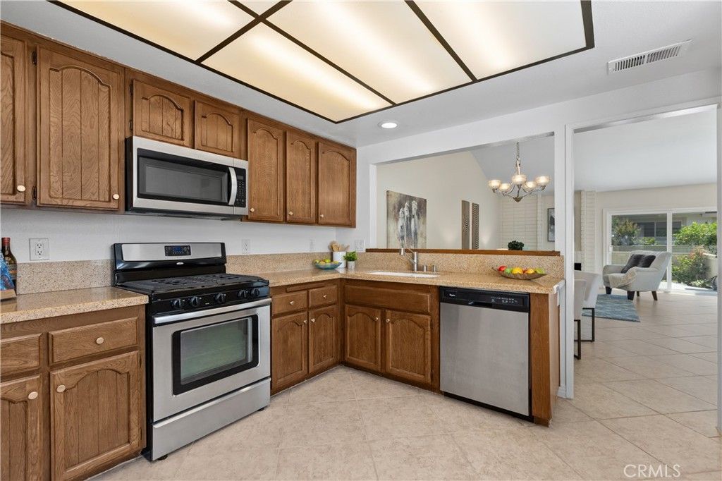 Image 15 of property listing at 62 Sandpiper 29, Irvine, CA 92604