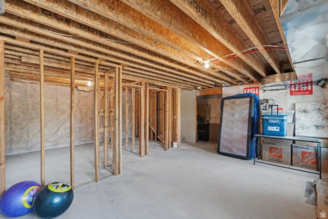 1303 E WEYBURN LN, Holladay, UT 84117