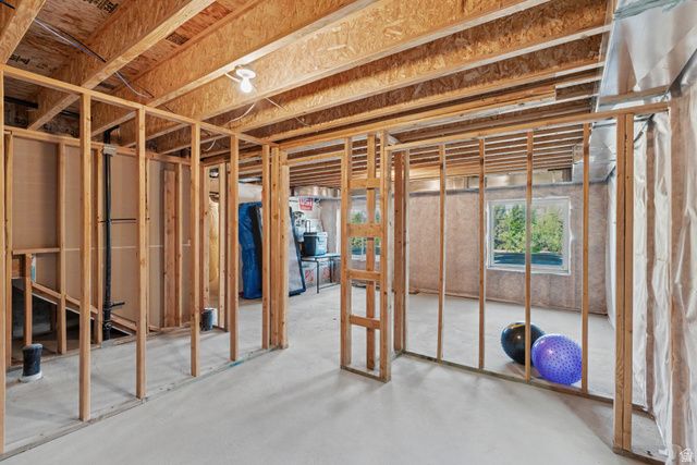 1303 E WEYBURN LN, Holladay, UT 84117