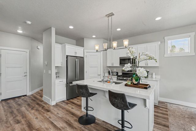1303 E WEYBURN LN, Holladay, UT 84117