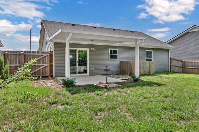 486 Mattingly Dr, Clarksville, TN 37042
