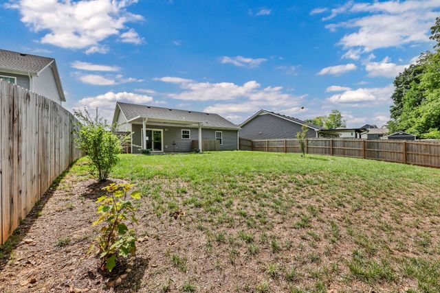 486 Mattingly Dr, Clarksville, TN 37042