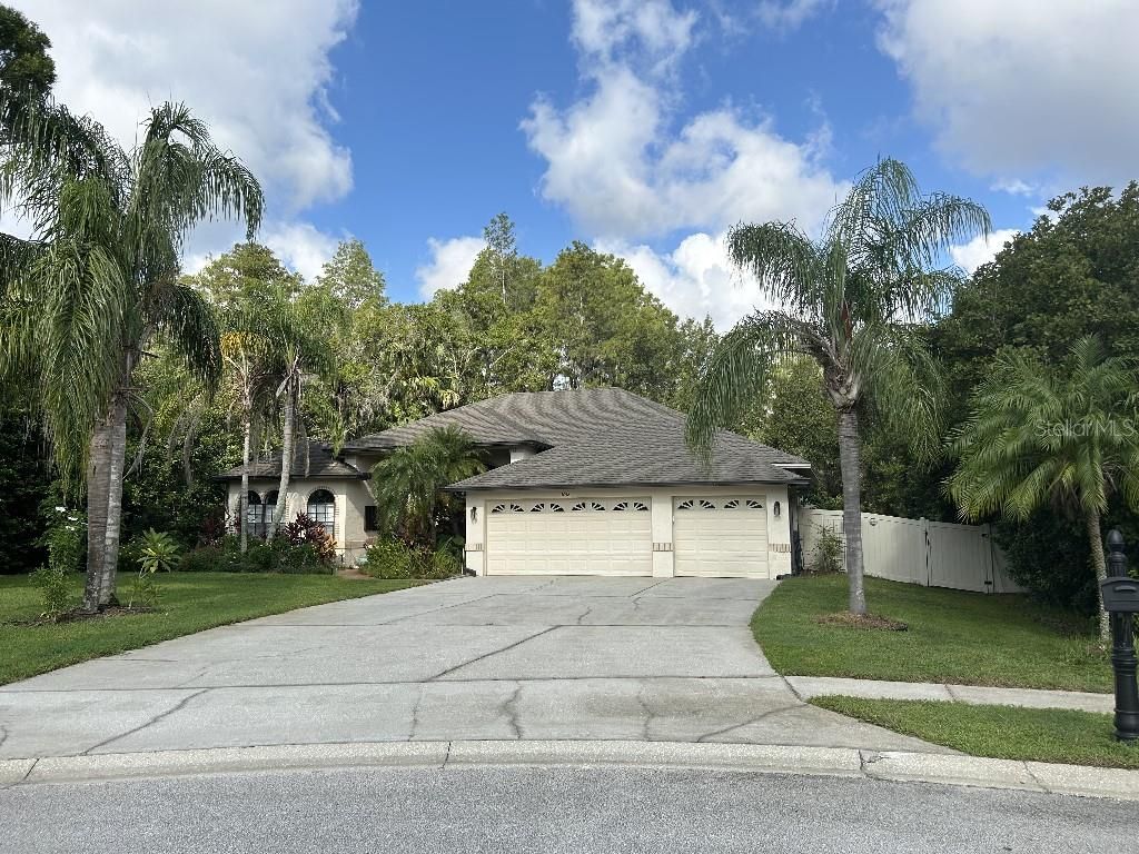 1012 KINGSBOROUGH GARDENS COURT, Lutz, FL 33548